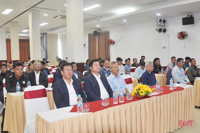 “Cầm tay chỉ việc” tiếp cận chính sách cho cán bộ 100 HTX ở Hà Tĩnh